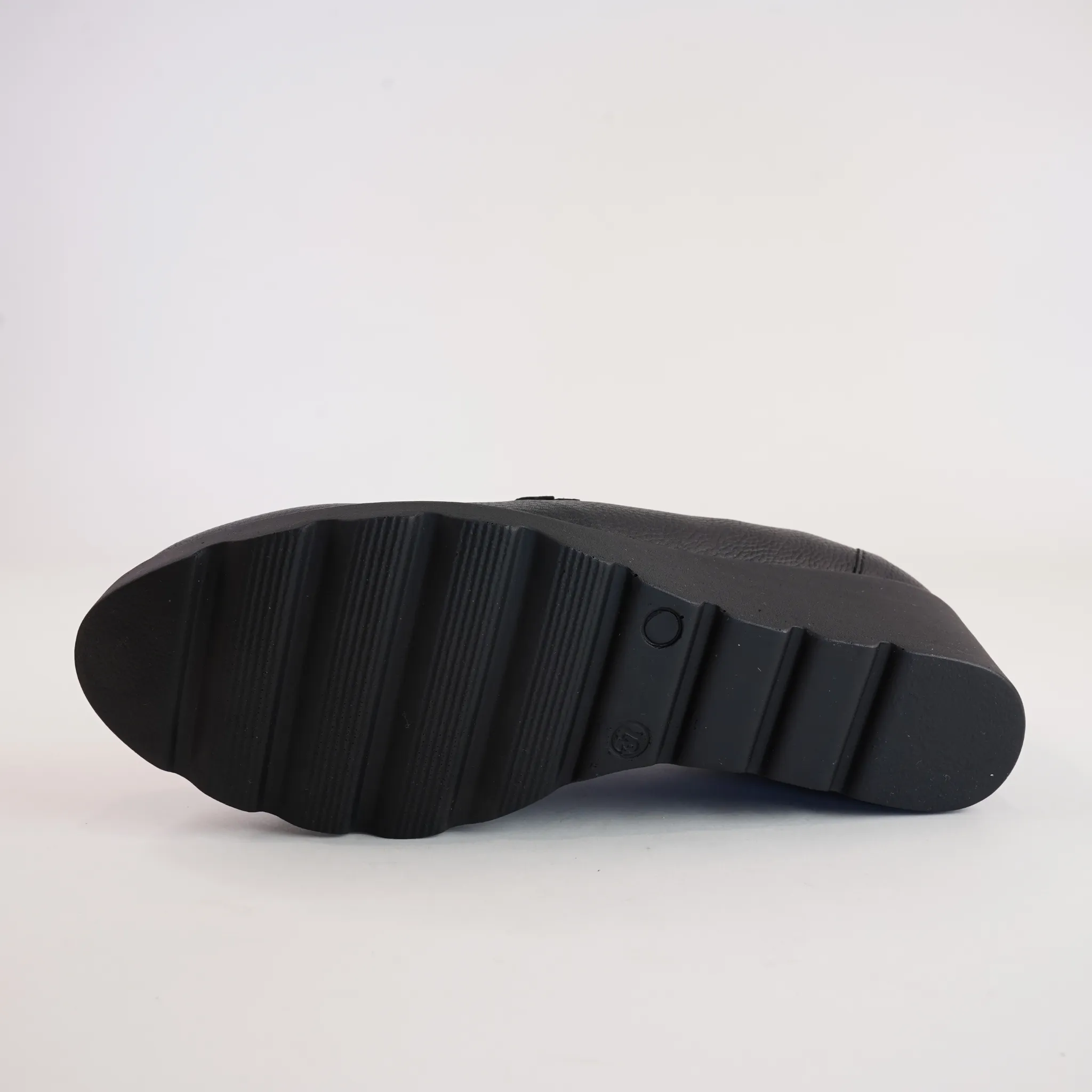 4668 Black Leather/Black Patent Loafers