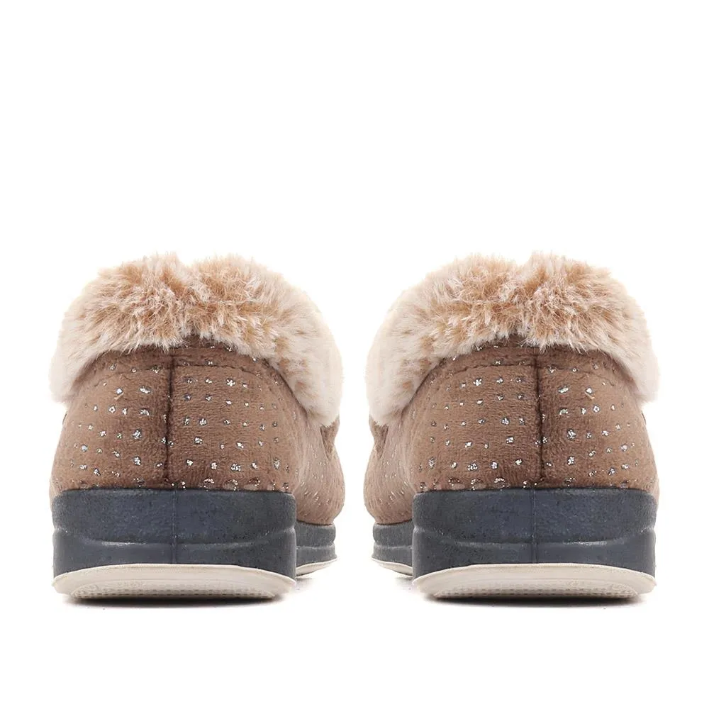 Extra-Wide Fit Cosy Slippers - CELENE / 322 481