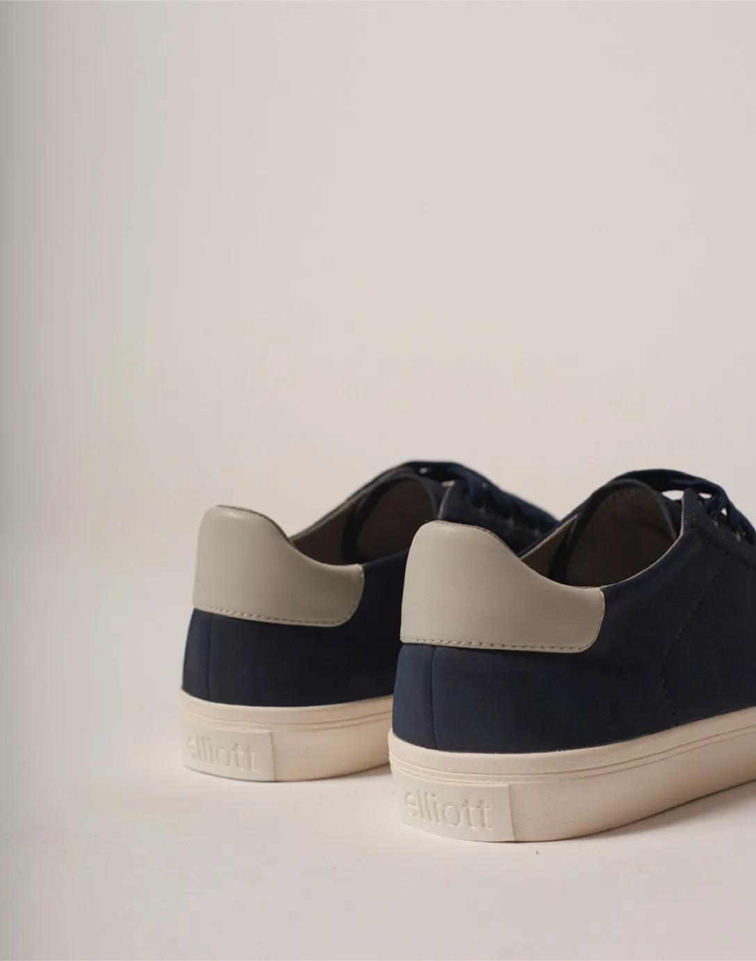Low Classic VEGAN Suede Dark NAVY
