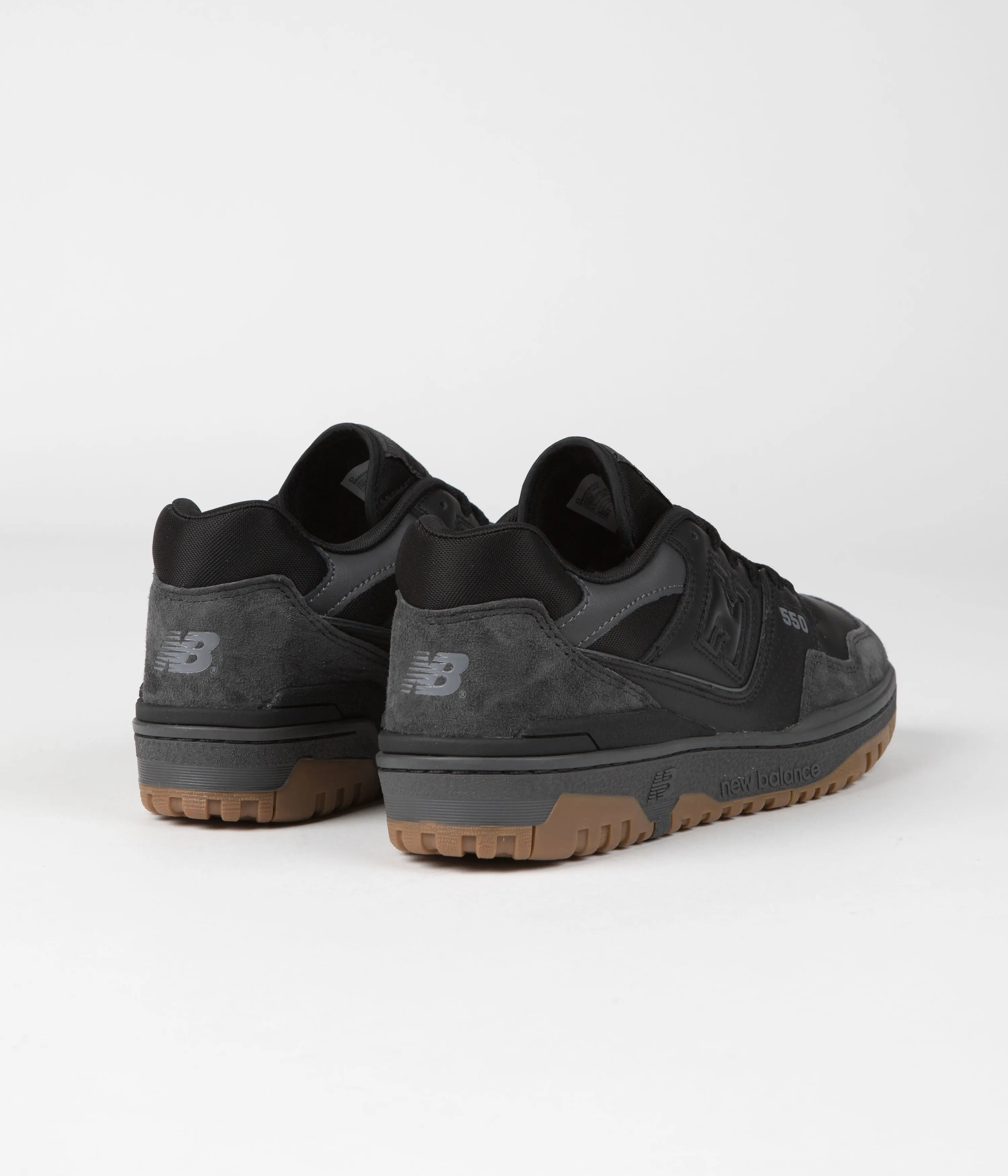 New Balance 550 Shoes - Black / Gum